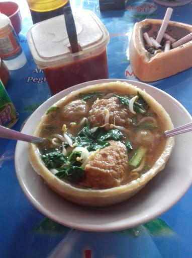 https://horego-prod-outlets-photos.s3.ap-southeast-3.amazonaws.com/horego.com/cicalengka/restaurant/baso-mangkok-abah-mbin/review/thumbnail/af1qippjojztu-hjhspibteudpvfwjkknoazz7uyzer_.jpg