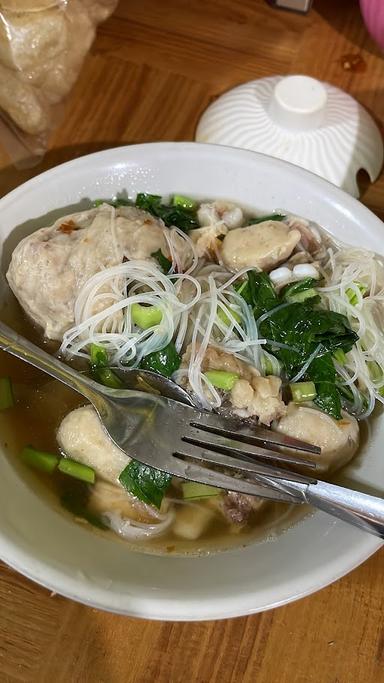 https://horego-prod-outlets-photos.s3.ap-southeast-3.amazonaws.com/horego.com/cicalengka/restaurant/baso-tetelan-mastom/review/thumbnail/af1qipmorkmjxvajcvpyvkamgaxfldbqersxiry_hjim.jpg