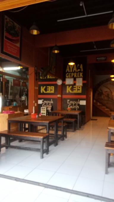 https://horego-prod-outlets-photos.s3.ap-southeast-3.amazonaws.com/horego.com/cikarang-utara/restaurant/ayam-geprek-k39-pilar1-5-/review/thumbnail/af1qipmmrtrk4pkq_m7h5wmoxfew87tbwusixtb2iem5.jpg