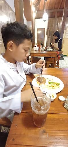 https://horego-prod-outlets-photos.s3.ap-southeast-3.amazonaws.com/horego.com/cikarang-utara/restaurant/lagoes-steak-house-jababeka-cikarang/review/thumbnail/af1qipo6ts81ptnaeqcbs50ct6rjgn3zvtgfdwkdte9r.jpg