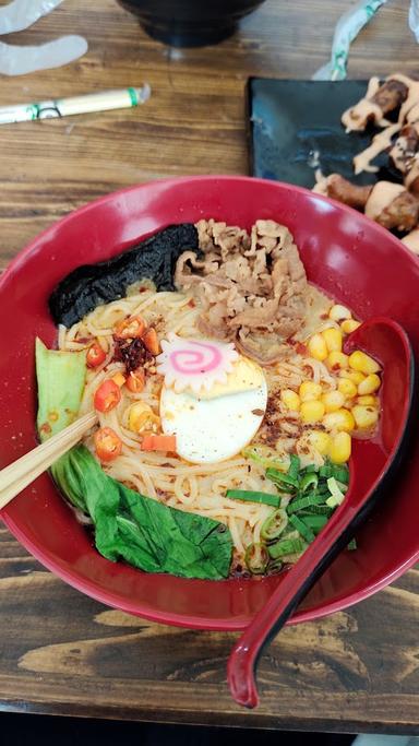 https://horego-prod-outlets-photos.s3.ap-southeast-3.amazonaws.com/horego.com/cipayung/japanese-restaurant/cikicik-ramen-udon-bambu-apus-raya/food/thumbnail/AF1QipOVfSndZMlFuJ7blm_ZsW76E2YM-kJxs18Xw1rg.jpg