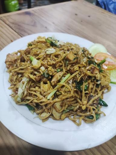 https://horego-prod-outlets-photos.s3.ap-southeast-3.amazonaws.com/horego.com/cipayung/restaurant/bakmi-pondok-karsono/review/thumbnail/af1qipo3dzfswht8y9o2w82cx5j7lrfga-plm8tuytfq.jpg