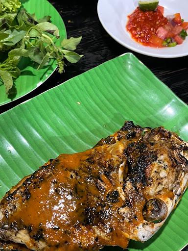 https://horego-prod-outlets-photos.s3.ap-southeast-3.amazonaws.com/horego.com/cipayung/restaurant/ikan-bakar-bang-gagap/review/thumbnail/af1qipnfjm7raorjftjshaw8ydi5wepywpynlydv7yrd.jpg