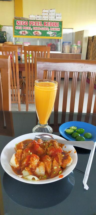 https://horego-prod-outlets-photos.s3.ap-southeast-3.amazonaws.com/horego.com/cipayung/restaurant/soto-seger-boyolali-pak-kopral/review/thumbnail/af1qipmqzjoctlg0vfqu5t2n8wjpba07eflbahjtkngn.jpg