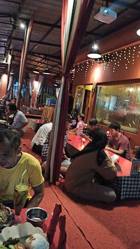 https://horego-prod-outlets-photos.s3.ap-southeast-3.amazonaws.com/horego.com/ciputat-timur/restaurant/ayam-bakar-bali-qui-ciputat/review/thumbnail/af1qipn6kn4u8yzst7sk7e_i5m6l5xp3rxisjtjunri7.jpg