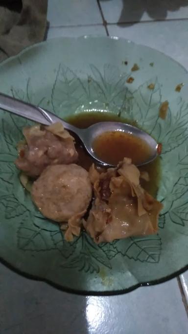 https://horego-prod-outlets-photos.s3.ap-southeast-3.amazonaws.com/horego.com/ciputat-timur/restaurant/bakso-malang-daddy/review/thumbnail/af1qipnrh07umkzh95ygpsf9c5kpm97auwpjyusajxxr.jpg