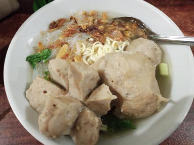 https://horego-prod-outlets-photos.s3.ap-southeast-3.amazonaws.com/horego.com/ciputat-timur/restaurant/mie-ayam-bakso-moroseneng-mas-min-/review/thumbnail/af1qipnsg2cj7avjtmd1ik9_5iyyfg-0nrtyvkyiz4tv.jpg