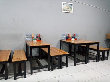 https://horego-prod-outlets-photos.s3.ap-southeast-3.amazonaws.com/horego.com/ciputat-timur/restaurant/mie-ten-bangka/review/thumbnail/af1qipp-xkiuzhepnr-u-_4_tegwjukubk33s8cjxaoz.jpg