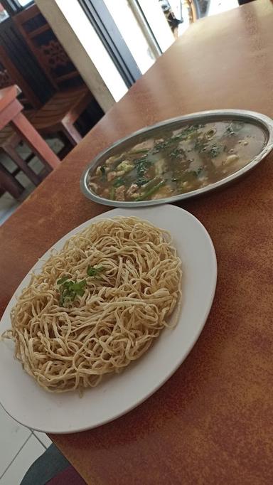 https://horego-prod-outlets-photos.s3.ap-southeast-3.amazonaws.com/horego.com/ciputat-timur/restaurant/mr-noodle/review/thumbnail/af1qipptz_tbje0ylypj_iw9fg6rpgph3_ymcsfxrclh.jpg