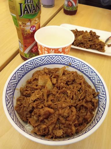 https://horego-prod-outlets-photos.s3.ap-southeast-3.amazonaws.com/horego.com/coblong/japanese-restaurant/yoshinoya-ciwalk-bandung/review/thumbnail/af1qipppn1degiijpxzrqarhtwpekcgwz36slhf5pnut.jpg