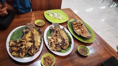 https://horego-prod-outlets-photos.s3.ap-southeast-3.amazonaws.com/horego.com/coblong/restaurant/hdl-293-seafood-dago-atas/review/thumbnail/af1qipp_zudm3lqdaulcklyoip9mt__onaruadn5obi9.jpg