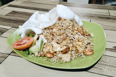 https://horego-prod-outlets-photos.s3.ap-southeast-3.amazonaws.com/horego.com/coblong/restaurant/nasi-goreng-dona/review/thumbnail/af1qippo0aahayr-0zvbfldv7tilnbheg1j7ac6hnk7k.jpg