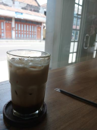 https://horego-prod-outlets-photos.s3.ap-southeast-3.amazonaws.com/horego.com/danurejan/coffee-shop/azen-coffee-malioboro/review/thumbnail/af1qipoksyoijureqp40ylruhg_b3xblwv_up8cvdfgc.jpg