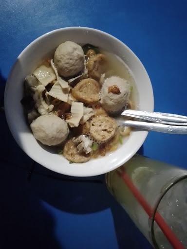 https://horego-prod-outlets-photos.s3.ap-southeast-3.amazonaws.com/horego.com/danurejan/restaurant/bakso-iso-sarjono/review/thumbnail/af1qipmnkm0j9q7rlkk1gvowld5a-liqkqmdcmbz0j1l.jpg