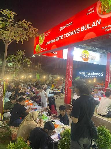 Lesehan Sbtb Terang Bulan Malioboro review