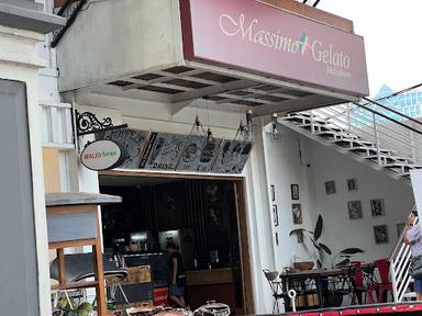 https://horego-prod-outlets-photos.s3.ap-southeast-3.amazonaws.com/horego.com/danurejan/restaurant/massimo-gelato/review/thumbnail/af1qipnj1eybdtlq6lqehbbo-p08lyf5poczhat4li6g.jpg