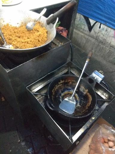 https://horego-prod-outlets-photos.s3.ap-southeast-3.amazonaws.com/horego.com/danurejan/restaurant/nasi-goreng-dan-sop-sapi/review/thumbnail/af1qippyg15rha4lzvd8jlqjhqisiwa32el0nojccls6.jpg