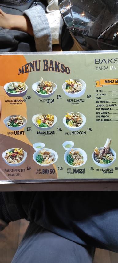 https://horego-prod-outlets-photos.s3.ap-southeast-3.amazonaws.com/horego.com/denpasar-barat/restaurant/bakso-banjar-cendol-elizabeth/review/thumbnail/af1qipp0b4tbwm1dczz5aj6mq_sibw9irauhf-jq5kwq.jpg