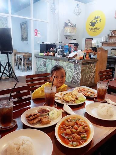 https://horego-prod-outlets-photos.s3.ap-southeast-3.amazonaws.com/horego.com/denpasar-barat/restaurant/speak-up-coffee/review/thumbnail/af1qippwk5ixayrpaaosl6_defmi0z9dcuc00uxmzc9l.jpg