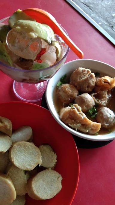 https://horego-prod-outlets-photos.s3.ap-southeast-3.amazonaws.com/horego.com/denpasar-timur/restaurant/bakso-favorit-malang/review/thumbnail/af1qippwmelki118s12qzzcnzl9eigwwhgkeeiz4lg80.jpg