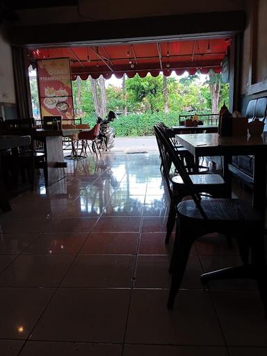 https://horego-prod-outlets-photos.s3.ap-southeast-3.amazonaws.com/horego.com/denpasar-timur/restaurant/bakso-supradinasty-cab-renon-/review/thumbnail/af1qipp71tykpm1dgs4rn2e1miqt6fzxjf0uyoeti0gq.jpg