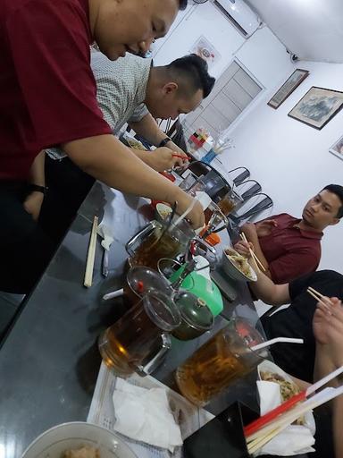 https://horego-prod-outlets-photos.s3.ap-southeast-3.amazonaws.com/horego.com/dukuh-pakis/restaurant/depot-pangsit-mie-babat-kembang-jepun/review/thumbnail/af1qipnvqiqhvhsdf9ny1iwpq4rzdqweouk97iu7hbne.jpg