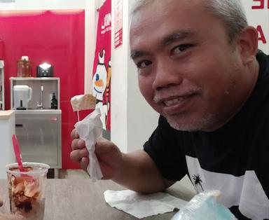 https://horego-prod-outlets-photos.s3.ap-southeast-3.amazonaws.com/horego.com/dukuh-pakis/restaurant/mixue-ice-cream-tea-dukuh-kupang/review/thumbnail/af1qipp-w0mz54d_soejppdba48s1v5xgb2dfs94lwp0.jpg