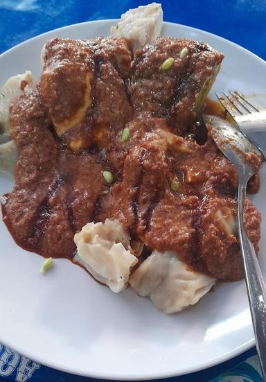 https://horego-prod-outlets-photos.s3.ap-southeast-3.amazonaws.com/horego.com/duren-sawit/chinese-restaurant/es-sekoteng-79-siomay-mang-asep-bandung/review/thumbnail/af1qipoadkz29slcxim45cgd1ahtkauhhaee6tt3vci7.jpg