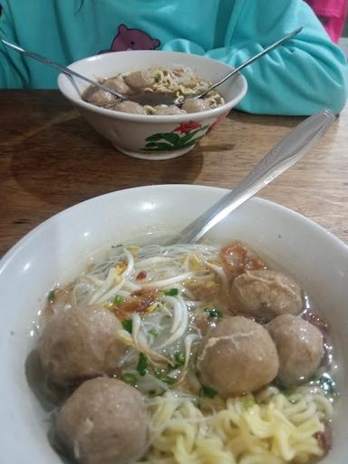 https://horego-prod-outlets-photos.s3.ap-southeast-3.amazonaws.com/horego.com/duren-sawit/restaurant/bakso-ojo-lali/review/thumbnail/af1qipm-t3b9zcs3kfkrp-hbf4ll1xkydo-y7_dge1v3.jpg