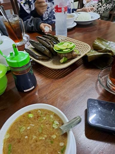 https://horego-prod-outlets-photos.s3.ap-southeast-3.amazonaws.com/horego.com/duren-sawit/restaurant/coto-makassar-sudirman/review/thumbnail/af1qipnsv7uzqb7jf4xpuqtq7ntze14bjwgz4h015fli.jpg