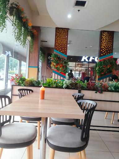 https://horego-prod-outlets-photos.s3.ap-southeast-3.amazonaws.com/horego.com/duren-sawit/restaurant/solaria-buaran-plaza/review/thumbnail/af1qippxlgfwp0ft1n5ly_15mzapo2drafkbz9nt3bw.jpg