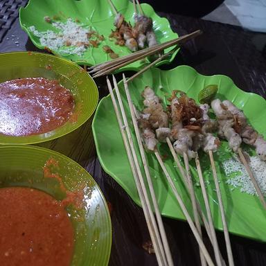 https://horego-prod-outlets-photos.s3.ap-southeast-3.amazonaws.com/horego.com/duren-sawit/restaurant/warung-sate-madura-cak-mamat/review/thumbnail/af1qippu5txtg4j6zgcwvm5elwlsvt_jvap-hwcjtoal.jpg