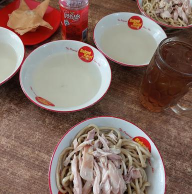 https://horego-prod-outlets-photos.s3.ap-southeast-3.amazonaws.com/horego.com/gambir/chinese-restaurant/bakmi-karet-krekot/review/thumbnail/af1qipnfdwnv3yffzw9ogr99blbahg4l8emcgul3b241.jpg