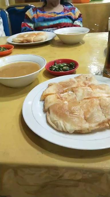 https://horego-prod-outlets-photos.s3.ap-southeast-3.amazonaws.com/horego.com/gambir/restaurant/martabak-kari-palembang-haji-abdoel-razak/review/thumbnail/af1qippurnkx3qbsg9hd_l4z-yxtzvpg7lw8k9bed3s7.jpg