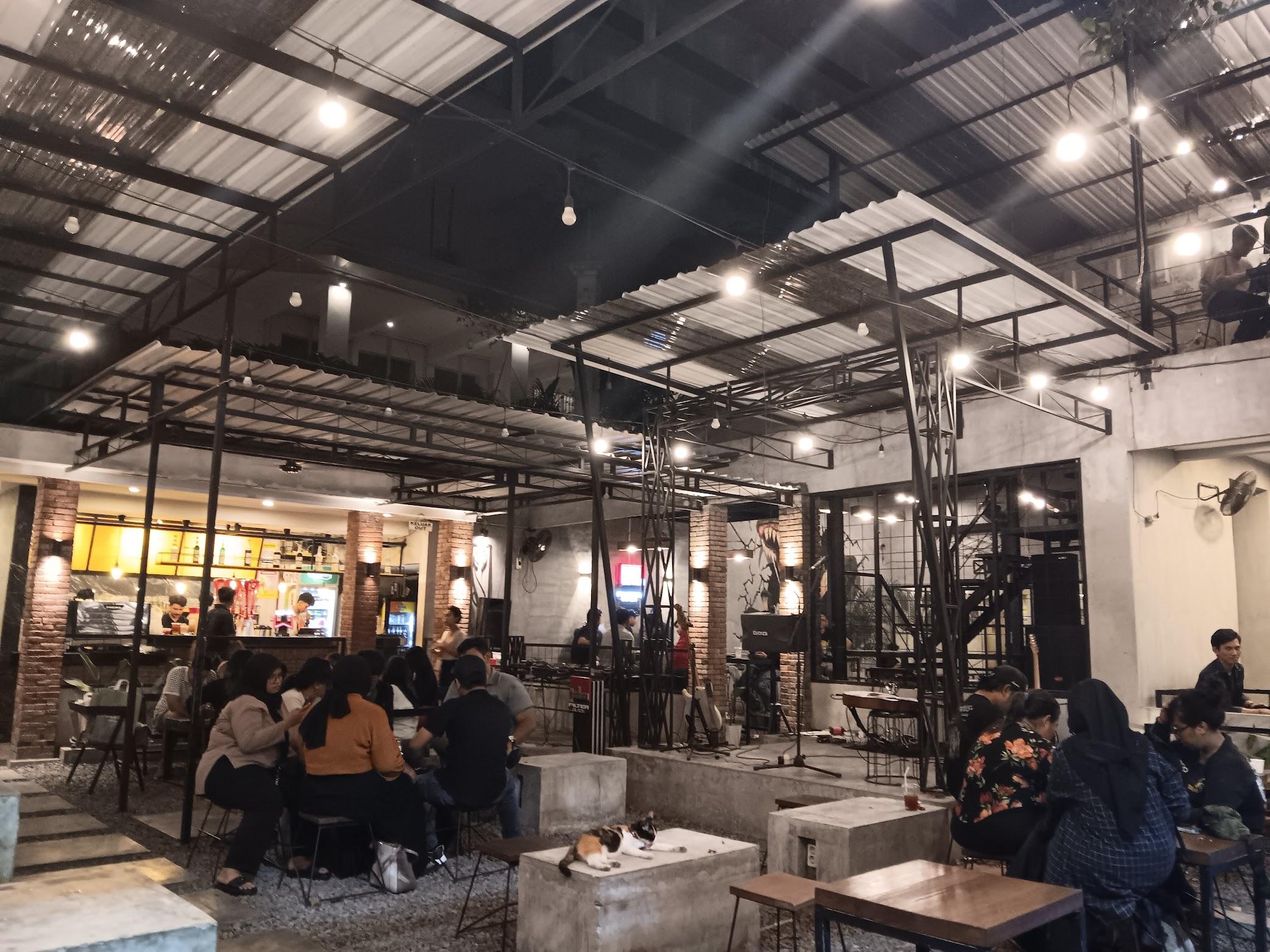 Locker Space Coffe & Eatery review