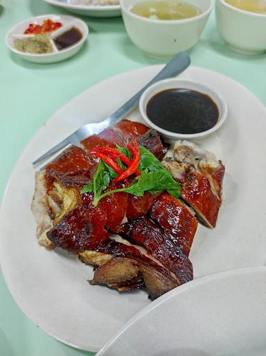 https://horego-prod-outlets-photos.s3.ap-southeast-3.amazonaws.com/horego.com/genteng/restaurant/uncle-chunk-asian-family-gerai/review/thumbnail/af1qippjcwhw38kyalf5kfxeosumopjr-0l-sbz5xlvd.jpg