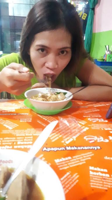 https://horego-prod-outlets-photos.s3.ap-southeast-3.amazonaws.com/horego.com/gerokgak/restaurant/bakso-mie-ayam-solo-monggo-mas-4/review/thumbnail/af1qipm_o2gc8vzelqjinjuyk0ja0txeymwspxx7tgrb.jpg