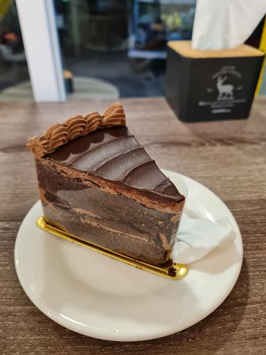 https://horego-prod-outlets-photos.s3.ap-southeast-3.amazonaws.com/horego.com/grogol-petamburan/bakery/fat-meimei-cake-dessert/review/thumbnail/af1qipnmztfftnkstw_9nx-ytumyrwxd1jae-eeqmraz.jpg