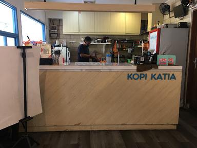 https://horego-prod-outlets-photos.s3.ap-southeast-3.amazonaws.com/horego.com/grogol-petamburan/coffee-shop/kopi-katia/review/thumbnail/af1qippkfgfdzpvoswtru2orboh90-krr_k2q764ubsr.jpg