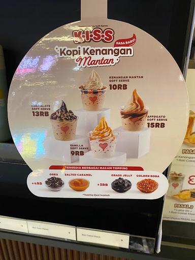 https://horego-prod-outlets-photos.s3.ap-southeast-3.amazonaws.com/horego.com/grogol-petamburan/coffee-shop/kopi-kenangan-mall-ciputra-jakarta/review/thumbnail/af1qipms8mhru_ov4rktqvqlprbj403d80f81rkje_a2.jpg