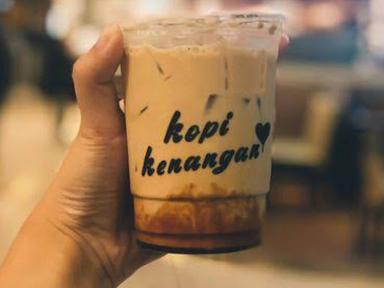 https://horego-prod-outlets-photos.s3.ap-southeast-3.amazonaws.com/horego.com/grogol-petamburan/coffee-shop/kopi-kenangan-mall-ciputra-jakarta/review/thumbnail/af1qipoxnhnragvux96o3okq4b6hhkpbculmecurdtq4.jpg