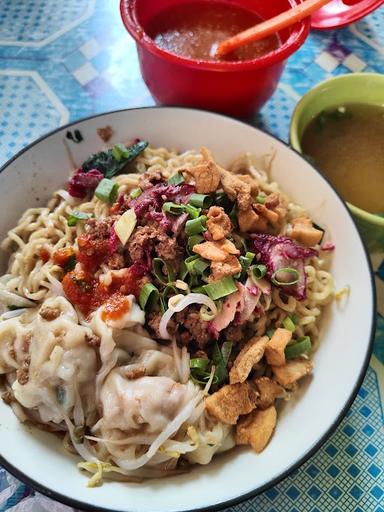 https://horego-prod-outlets-photos.s3.ap-southeast-3.amazonaws.com/horego.com/grogol-petamburan/restaurant/bakmi-aseng-jelambar-/review/thumbnail/af1qipnawcs83vwjprjfxwmi49b2p-d72tzbkwmhb3qn.jpg