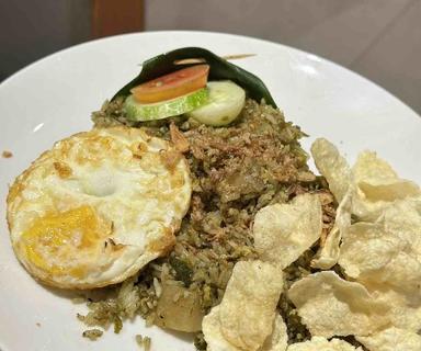 https://horego-prod-outlets-photos.s3.ap-southeast-3.amazonaws.com/horego.com/grogol-petamburan/restaurant/chop-buntut-cak-yo/review/thumbnail/horego-90995959.jpg