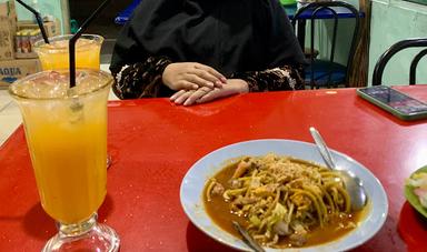 https://horego-prod-outlets-photos.s3.ap-southeast-3.amazonaws.com/horego.com/grogol-petamburan/restaurant/mie-aceh-sabeena/review/thumbnail/af1qipomnk2nfh1zol_it1q2hhzf6m3bfvyqjcujtv9i.jpg