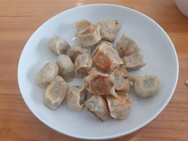 https://horego-prod-outlets-photos.s3.ap-southeast-3.amazonaws.com/horego.com/grogol-petamburan/restaurant/xiang-run-dumplings/review/thumbnail/af1qipnsfchnmnjux_nbx3vmz6dv8hjbafmm-ya3ilu_.jpg