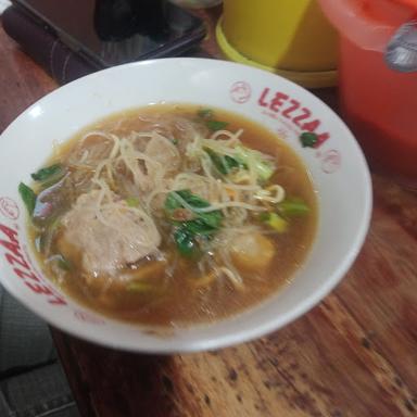 https://horego-prod-outlets-photos.s3.ap-southeast-3.amazonaws.com/horego.com/gunung-pati/restaurant/bakso-q-ta-gg-pete-unnes/review/thumbnail/af1qipnrzmcthfoul7qv9ejdeucsacgo_nyfg3zpl2de.jpg