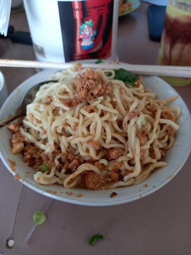 https://horego-prod-outlets-photos.s3.ap-southeast-3.amazonaws.com/horego.com/gunung-pati/restaurant/mie-ayam-haris/review/thumbnail/af1qipnepdcsdj4zs_5jlkyktchcqybqxvkfbewho0_j.jpg