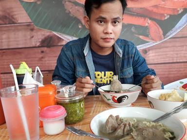 https://horego-prod-outlets-photos.s3.ap-southeast-3.amazonaws.com/horego.com/ilir-barat-ii/restaurant/bakso-cuanki-abang/review/thumbnail/af1qipmzlbtjabwrkwul1ldjsgule5kb_qa-vummffhe.jpg