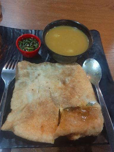 https://horego-prod-outlets-photos.s3.ap-southeast-3.amazonaws.com/horego.com/ilir-timur-i/restaurant/martabak-har-simpang-sekip/review/thumbnail/af1qipm2zgipmeyuzyujbhhpqi3slswpfrqj8rgoldvm.jpg