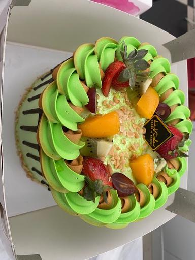 https://horego-prod-outlets-photos.s3.ap-southeast-3.amazonaws.com/horego.com/ilir-timur-ii/bakery/lavida-cakes-pastry/review/thumbnail/af1qippe054jqsrgselwpab2smvd0_1jz1hkjlfndnbw.jpg